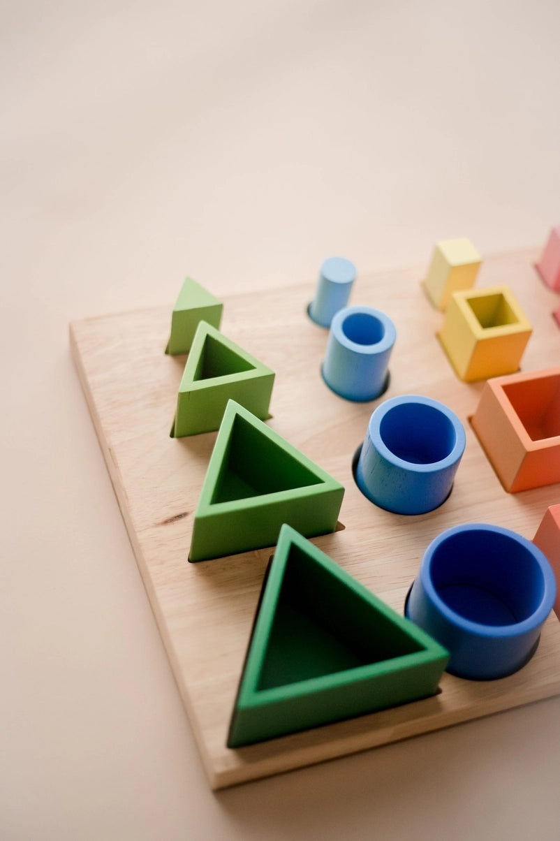 Q Toys: 3D Sorting and Nesting Board